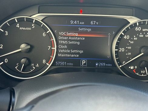 Used 2024 Nissan Altima 2.5 SV FWD image 28