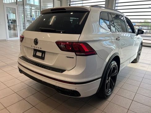 Used 2024 Volkswagen Tiguan SE R-Line AWD/4WD image 7