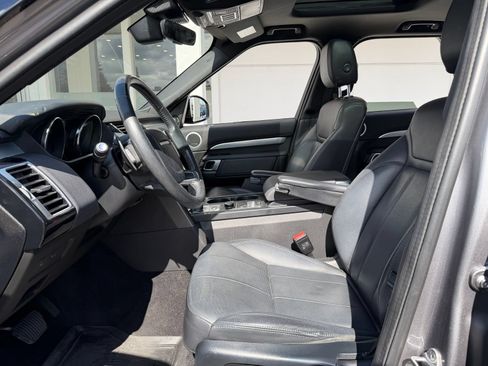 Used 2020 Land Rover Discovery Landmark AWD/4WD image 14