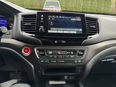 Used 2023 Honda Passport TrailSport image 25