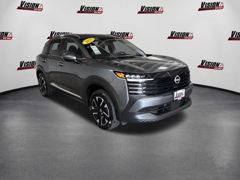 Used 2025 Nissan Kicks SV w/ SV Premium Package AWD/4WD image 17