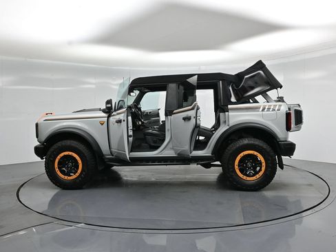 Used 2023 Ford Bronco Badlands w/ Sasquatch Package AWD/4WD image 35