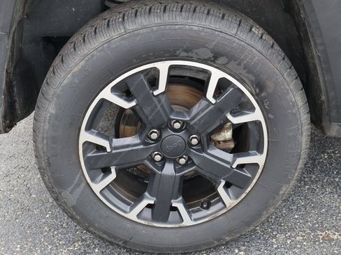 Used 2023 Jeep Renegade Trailhawk image 8