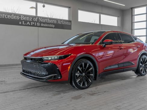 Used 2024 Toyota Crown Platinum image 3