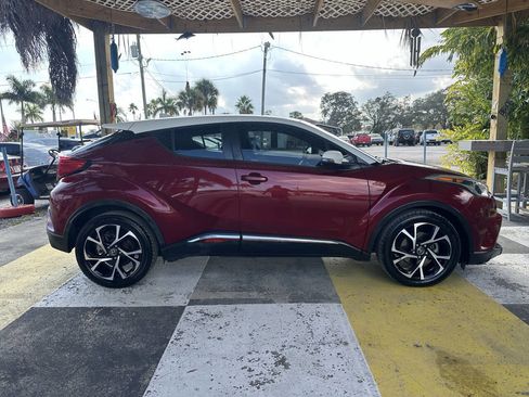 Used 2018 Toyota C-HR XLE image 4