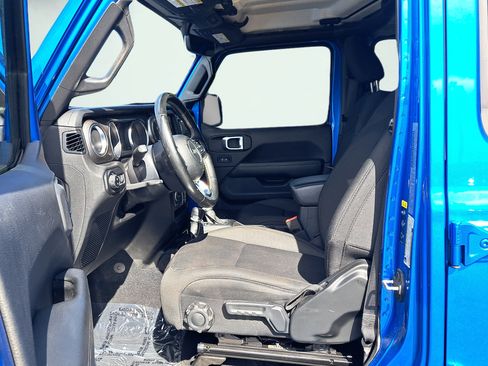 Used 2020 Jeep Gladiator Overland AWD/4WD image 10