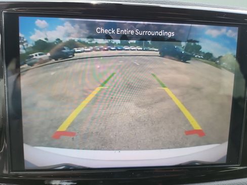 Used 2025 Chrysler Pacifica Select FWD image 27