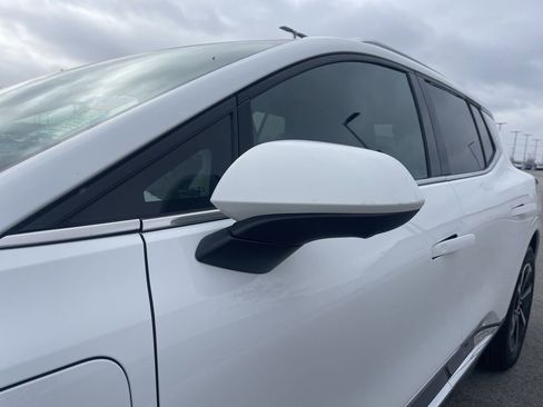 Used 2025 Chevrolet Equinox EV LT image 11