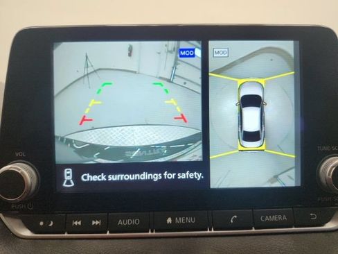 Used 2024 Nissan Sentra SR w/ SR Premium Package FWD image 24