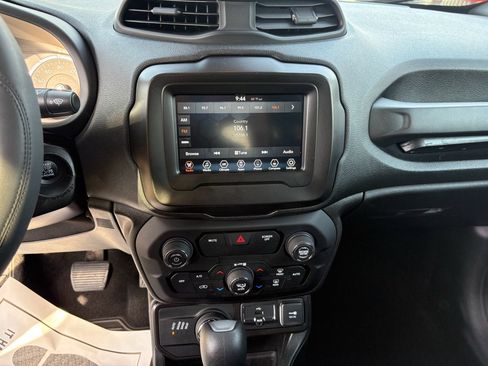 Used 2019 Jeep Renegade Sport w/ Sport Appearance Group image 16