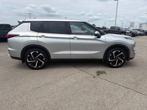 Used 2022 Mitsubishi Outlander SE FWD image 6