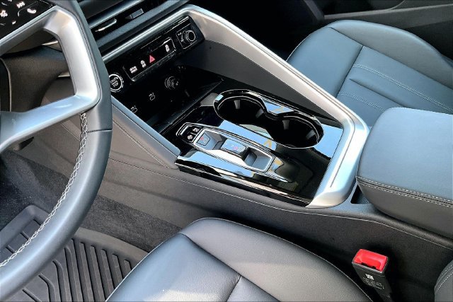 Used 2025 Audi Q5 Premium w/ Convenience Package AWD/4WD image 18