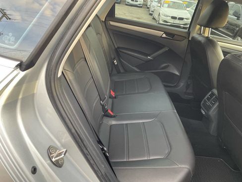 Used 2020 Volkswagen Passat 2.0T SE image 15