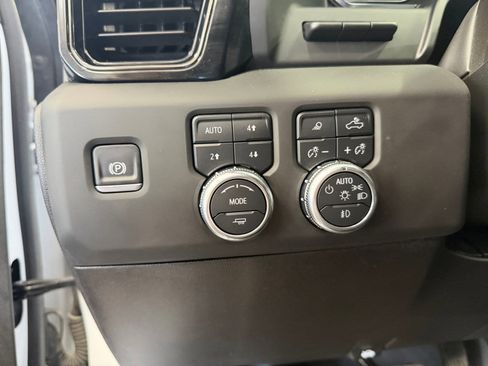 Used 2024 GMC Sierra 1500 AT4 w/ Technology Package image 24