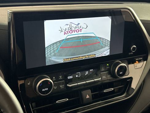 Used 2026 Toyota Highlander XLE AWD/4WD image 19