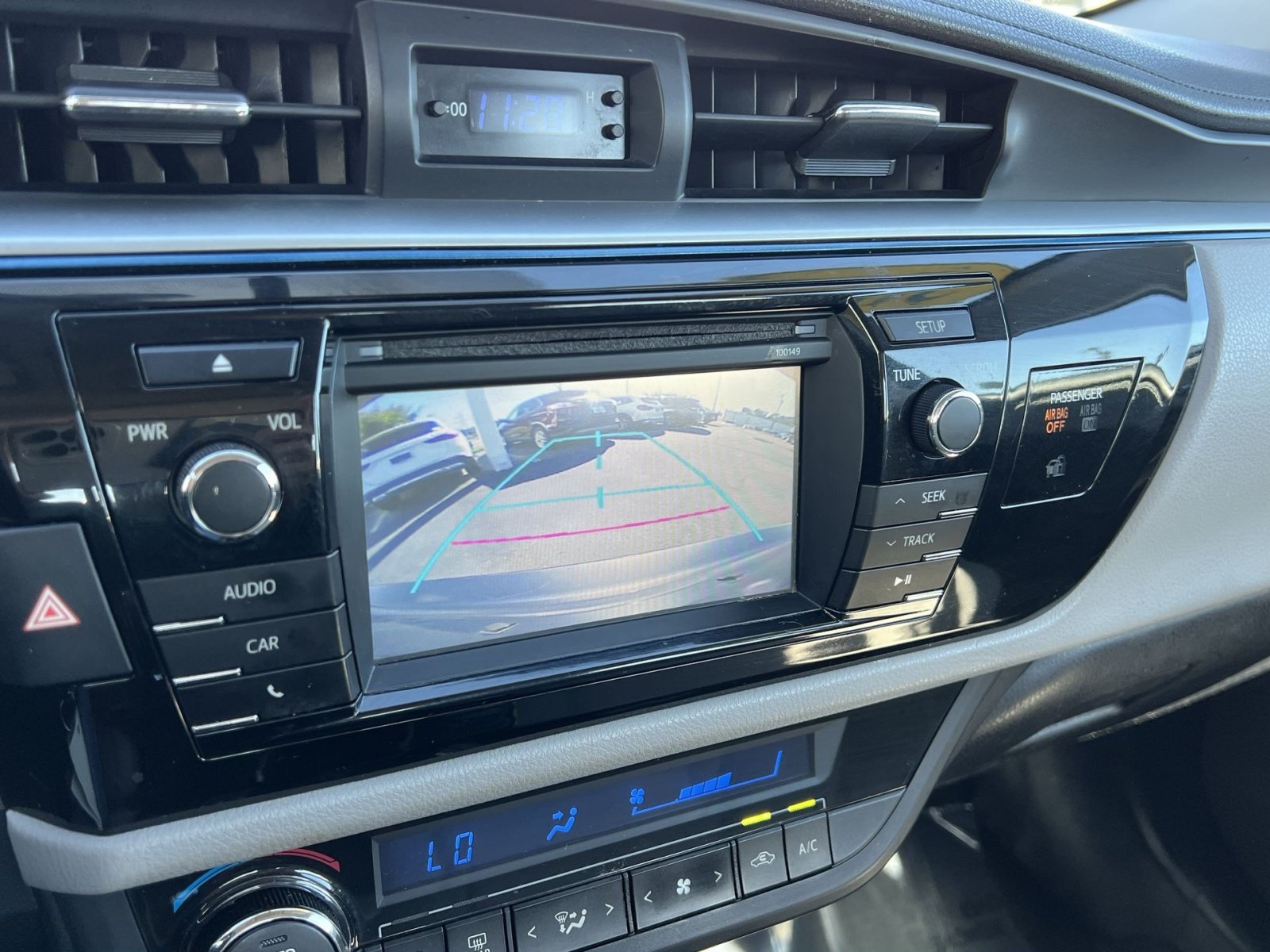 Used 2014 Toyota Corolla LE FWD image 12