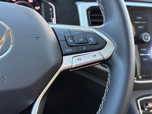 Used 2022 Volkswagen Atlas SE w/ Panoramic Sunroof Package image 25