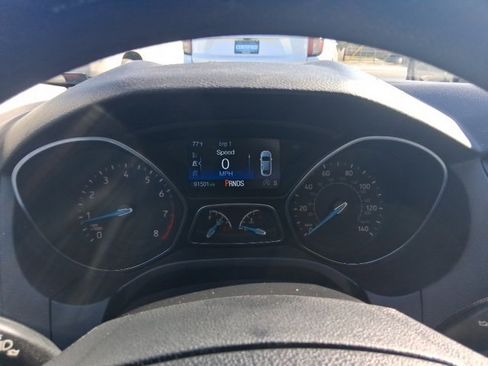 Used 2018 Ford Focus SE w/ SE Appearance Package image 20