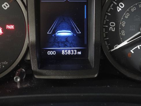 Used 2019 Toyota Tacoma TRD Off-Road AWD/4WD image 18