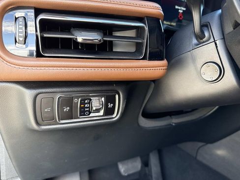 Certified 2023 Lincoln Aviator Reserve w/ Equipment Group 201A image 33