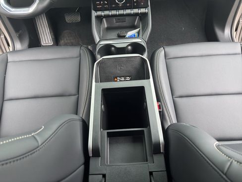 Used 2027 GMC Terrain Elevation w/ Elevation Premium Package FWD image 22