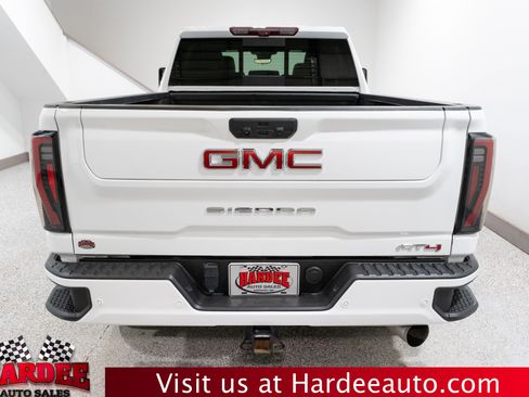 Used 2024 GMC Sierra 2500 AT4 w/ AT4 Premium Plus Package image 4