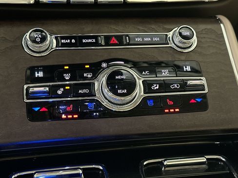 Used 2020 Lincoln Aviator Reserve w/ Equipment Group 201A image 19