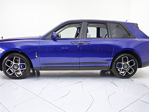 Used 2023 Rolls-Royce Cullinan Black Badge w/ Driver's Package AWD/4WD image 3