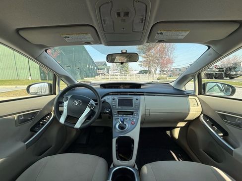 Used 2014 Toyota Prius Three image 14