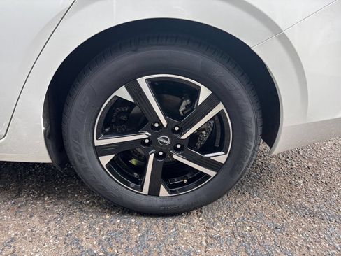 Used 2025 Nissan Sentra SV FWD image 23
