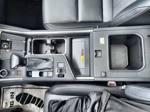 Used 2024 Lexus GX 550 w/ Accessory Package (2T) AWD/4WD image 24