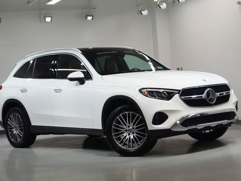 Used 2024 Mercedes-Benz GLC 300 4MATIC image 8