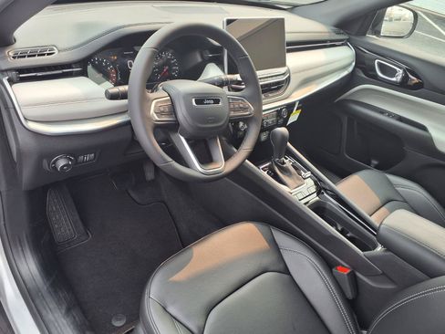 New 2026 Jeep Compass Limited AWD/4WD image 17