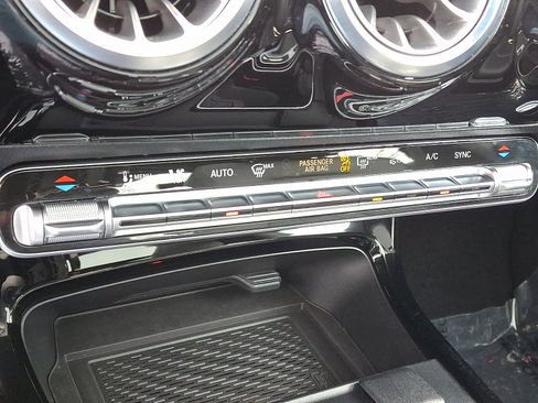 Certified 2025 Mercedes-Benz CLA 250 4MATIC image 16