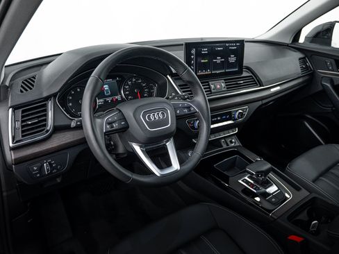 Used 2023 Audi Q5 2.0T Premium w/ Convenience Package AWD/4WD image 9