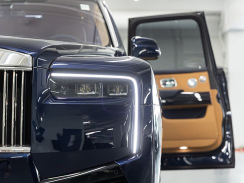 Certified 2025 Rolls-Royce Cullinan AWD/4WD image 27