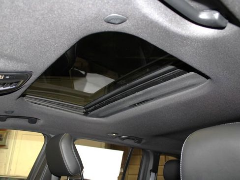 New 2025 Jeep Grand Cherokee Laredo image 25