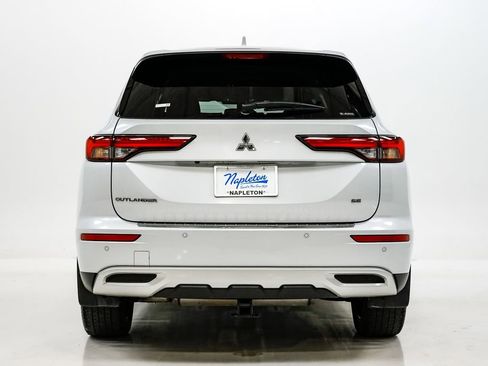 Used 2023 Mitsubishi Outlander SE image 28