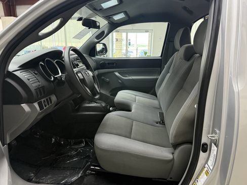 Used 2012 Toyota Tacoma 2WD Regular Cab image 11