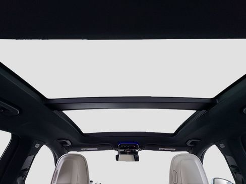 Used 2026 Mercedes-Benz GLC 300 4MATIC image 23