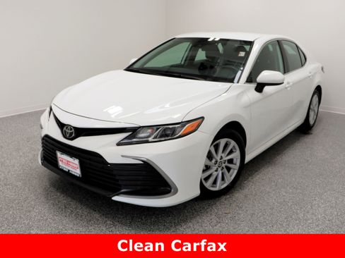 Used 2024 Toyota Camry LE image 2