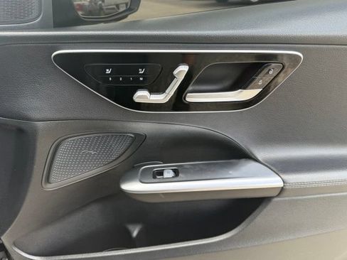 Used 2024 Mercedes-Benz C 300 Sedan image 18