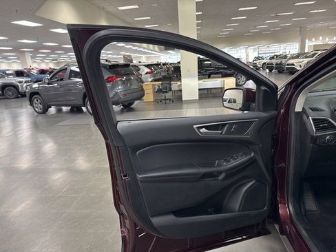 Used 2022 Ford Edge SEL w/ Convenience Package image 18