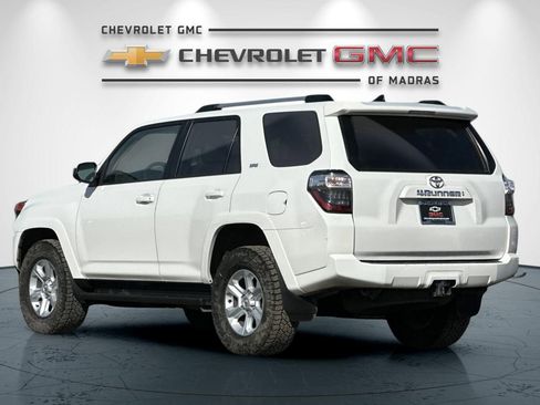 Used 2022 Toyota 4Runner SR5 image 5