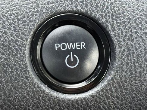 Used 2025 Toyota Camry SE w/ Convenience Package AWD/4WD image 33