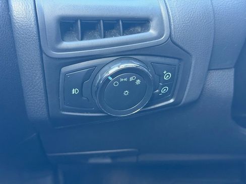 Used 2012 Ford Focus SE FWD image 24