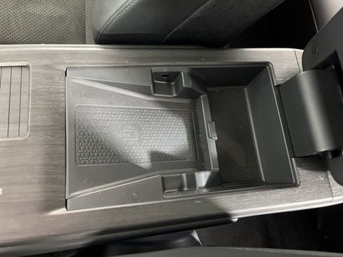 Used 2023 Nissan Ariya FWD image 32