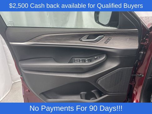 New 2025 Jeep Grand Cherokee L Limited w/ Black Appearance Package AWD/4WD image 12