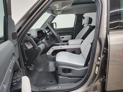 Used 2025 Land Rover Defender 110 X AWD/4WD image 12