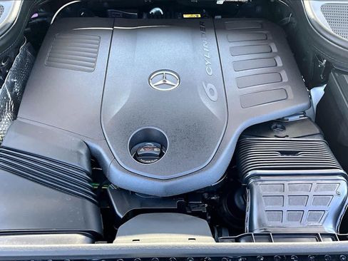 Used 2025 Mercedes-Benz GLS 450 4MATIC image 33